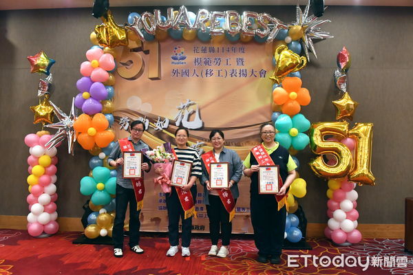 ▲▼花蓮慈院獲表揚五位護理師。左起陳建皓護理長、陳怡汝副護理長、林孟樺護理長、陳純純安寧居家護理師。（圖／慈濟醫學中心提供，下同）