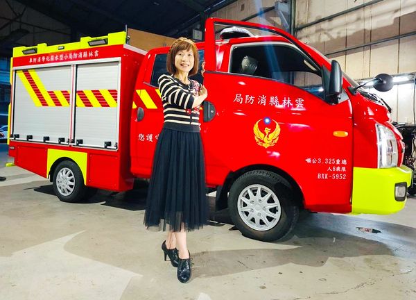 ▲「慈善歌后」今子嫣豪捐500萬消防車贈偏鄉。（圖／海鵬電影提供）