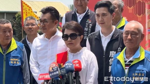 ▲▼國民黨凱道大喊罷免總統，盧秀燕相信他有智慧化解執政危機。（圖／民眾提供，下同）
