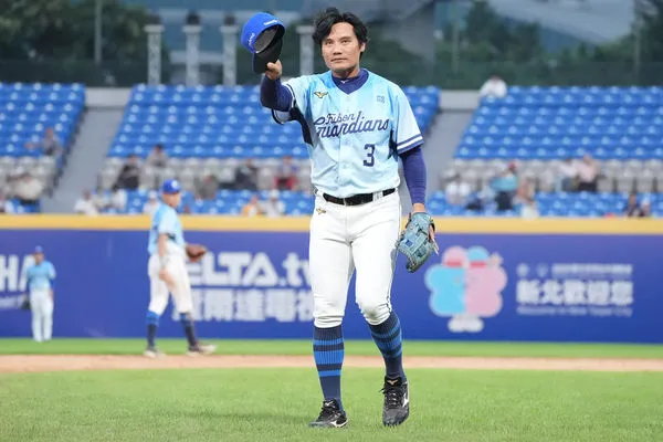 ▲力亞士、王勝偉、申皓瑋。（圖／富邦悍將提供）