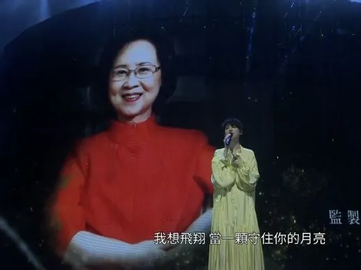 ▲香港金像獎追思已故影人片段出現大S、方大同、瓊瑤。（圖／翻攝自微博）