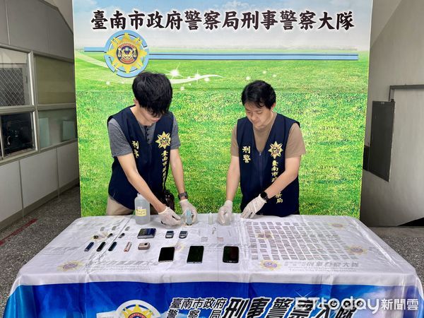 ▲蘇嫌以餐館人潮掩護販賣新興毒品喪屍菸彈，警方荷槍實彈攻堅逮人，查扣多項毒品證物。（記者林東良翻攝，下同）