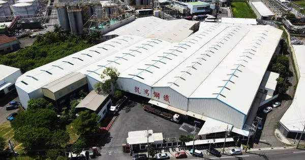 位於柳營工業區的凱鴻鋼鐵，率先導入「H型鋼構雷射銲接技術」。（圖／翻攝自凱鴻鋼鐵臉書）