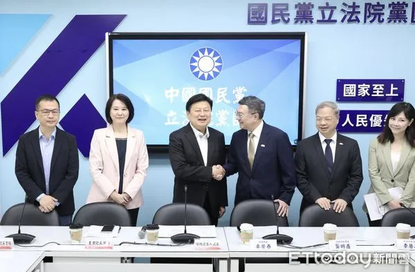▲▼行政院長卓榮泰拜會 國民黨團。（圖／記者屠惠剛攝）