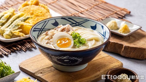 ▲丸亀製麵豚骨烏龍麵。（圖／丸亀製麵提供）