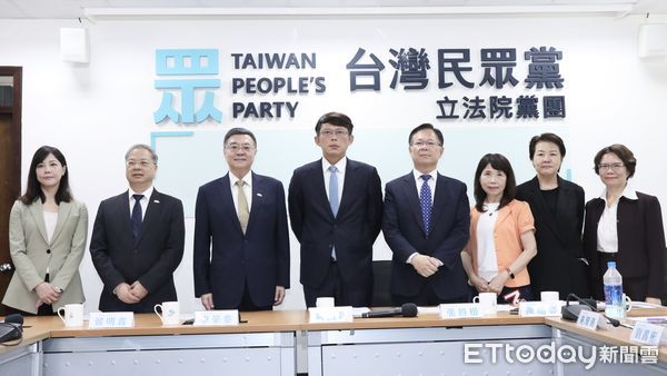 ▲▼行政院長卓榮泰拜會 民眾黨團。（圖／記者屠惠剛攝）