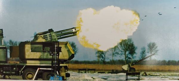 ▲▼大陸《現代兵器》雜誌公開，由中國兵器工業集團哈爾濱第一機械集團有限公司研製的車載反無人機群反導彈彈幕武器系統，被譽為中國版「金屬風暴」。（圖／翻攝自Facebook／軍事迷）