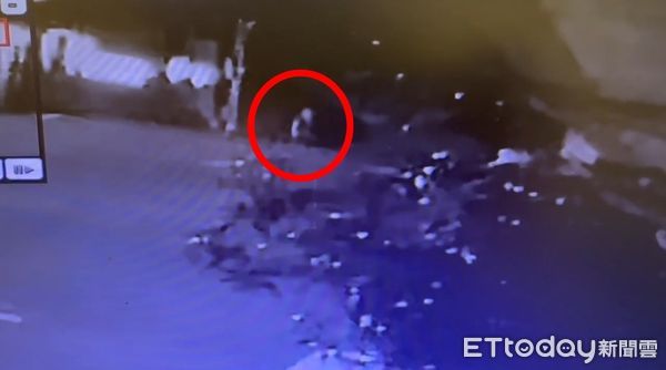 ▲彰化死亡車禍，女菜販撞死行人瞬間曝光，肇逃後照常去市場賣菜。（圖／民眾提供，下同）