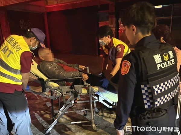 ▲▼巡警發現將其救起並通知救護人員救治。（圖／大園警分局提供）