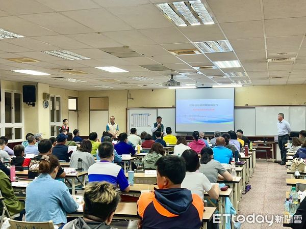▲台南市政府啟動「里、鄰長防災士培訓計畫」，強化基層防災能力，打造更具韌性的城市。（記者林東良翻攝，下同）