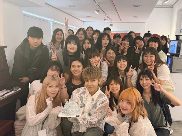 ▲▼ 粉絲為鼓鼓生日舉辦10年展覽和淨灘活動。（圖／相信音樂提供）