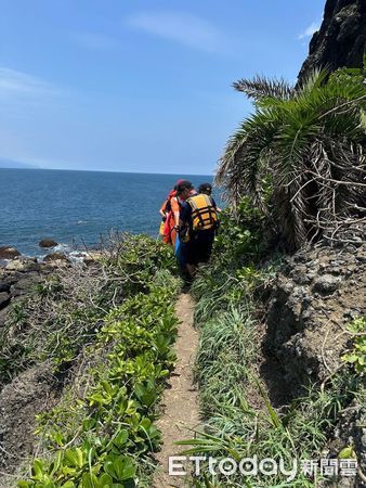 ▲▼             台東三仙台2名女子溺水，1人無呼吸心跳。（圖／記者楊漢聲翻攝，下同）