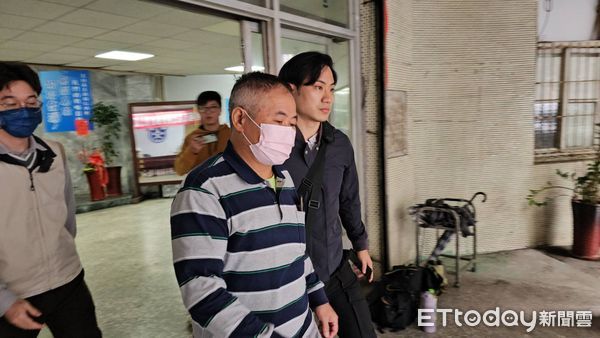 ▲國民黨基隆黨部遭搜索，檢調帶回4人約談，圖為張金發。（圖／記者郭世賢翻攝，下同）
