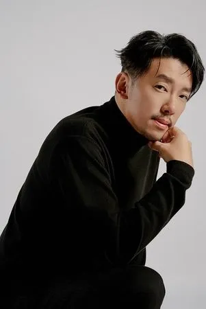 ▲段鈞豪加入新經紀公司，與27年好友成一家人。（圖／艾迪昇提供）