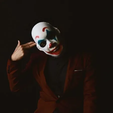 ▲▼勾惡遭瞎爆性騷「又被盜名詐騙」開告！網美全力挺。（圖／翻攝自Facebook／勾起你心中的惡）