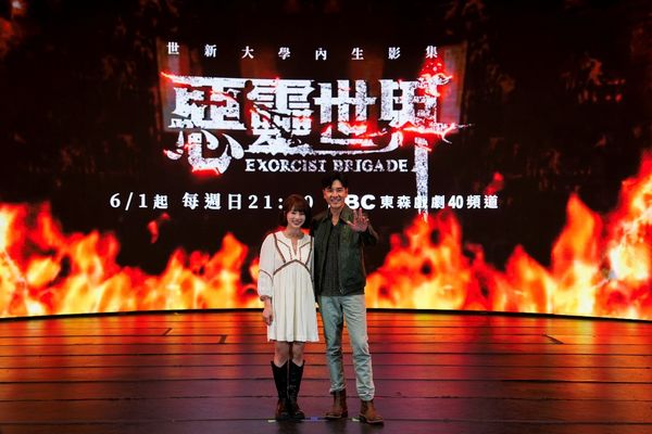 圖三：世新校友演員王上菲（左）與王傳一（右）飾演國安局第九處行動隊幹部。（圖／世新大學提供）
