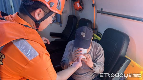 ▲▼澎湖出海釣小管失聯！整艘船漂流37海浬　海巡24小時內成功救援。（圖／記者陳洋翻攝）