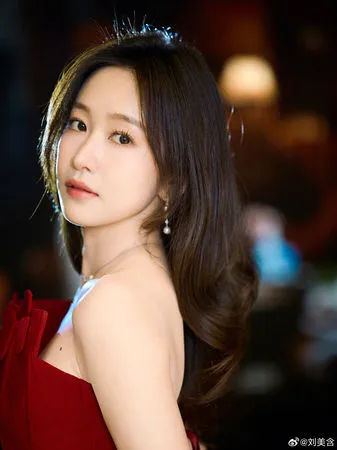 ▲▼舉辦二手市集被爆賣假貨，劉美含道歉。（圖／翻攝自微博）