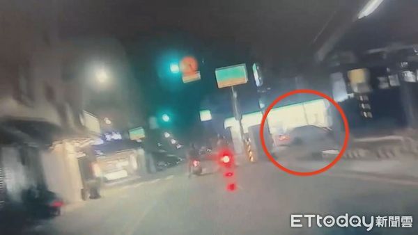 ▲▼ 台南市街頭昨(28)日晚間7時許發生一起警匪追逐案            。（圖／記者林東良翻攝）