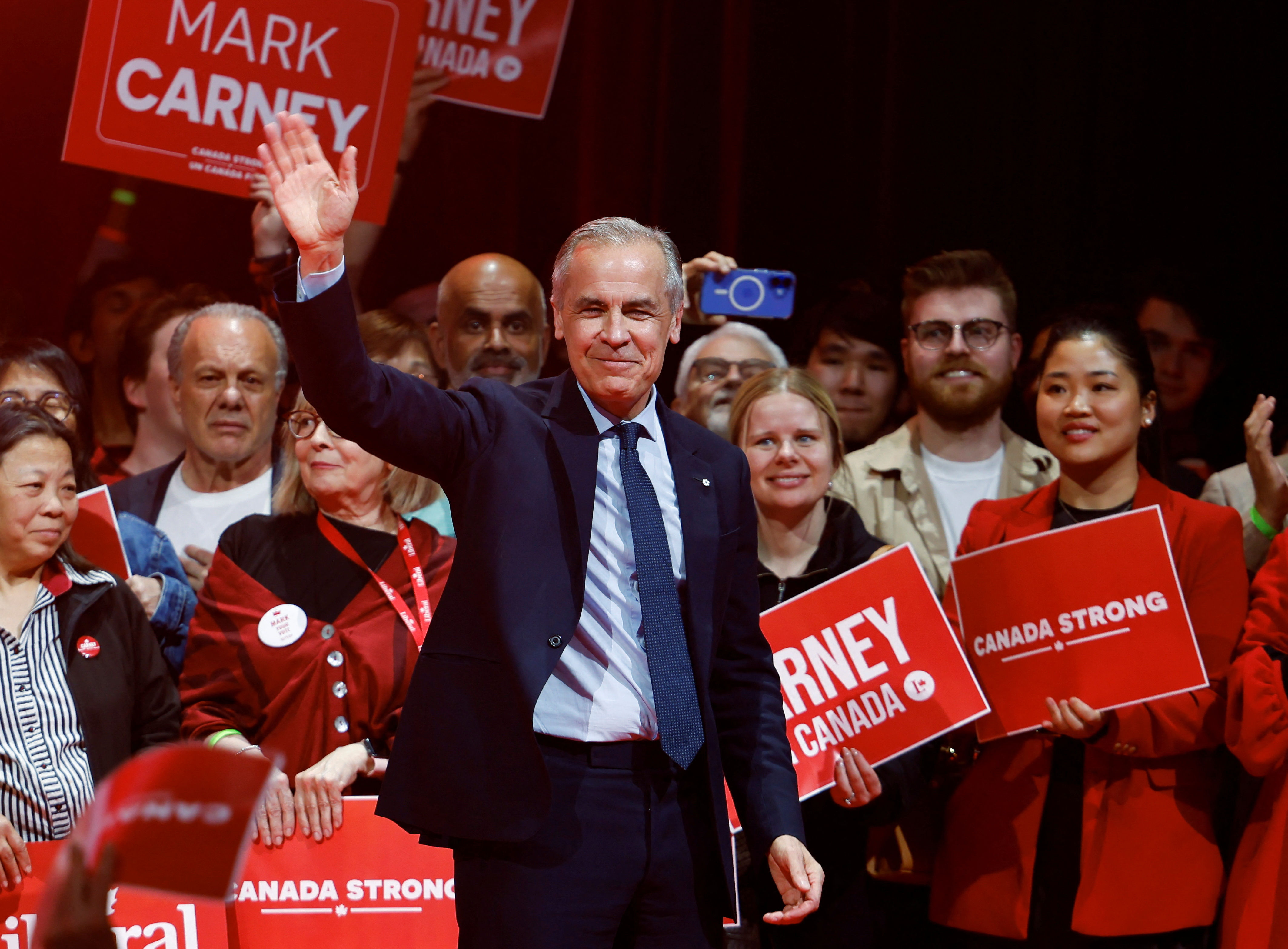 ▲▼ 加拿大自由黨贏得大選，總理卡尼現身渥太華競選總部。（圖／路透）