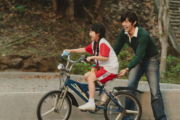 ▲《忘了我記得》由謝盈萱、秦漢主演，將在5月23日播出。（圖／Netflix提供）