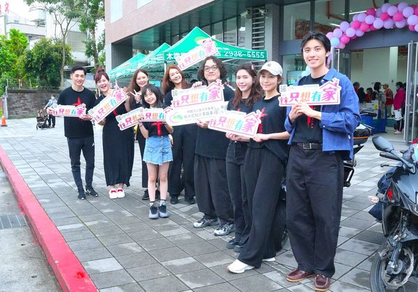 ▲宋逸民(左起)、伯大尼董事長，喬妹、陳維齡與伯大尼院長今天出席活動。（圖／藝起發光提供）
