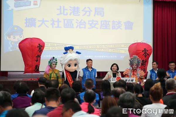 ▲縣長張麗善合體「媽祖」宣傳打詐、防詐。（圖／記者游瓊華翻攝）