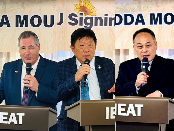 ▲IEAT美洲委員會主委宗緒順(中)、NDDA廳長Doug Goehring(左)、外交部總領事黃敏境(右)於締盟儀式上致詞。（圖／IEAT提供）