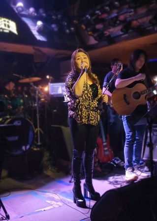 ▲▼鄭怡演唱多首經典歌。（圖／藍色狂想x樂來樂有趣提供）