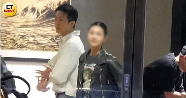 名草有主1／懷秋爆新戀情！情牽氣質女伴現身王陽明潮牌店