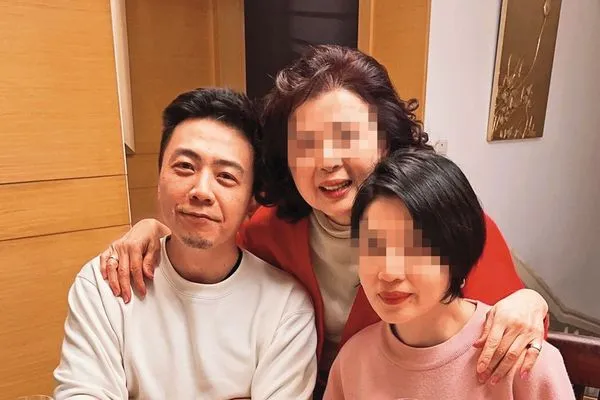 廖峻離婚兒敗家3／把兒寵成「伸手牌」　廖峻拄柺過馬路他竟拍成影片衝流量