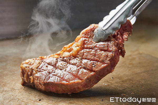 ▲▼家庭餐廳沙朗牛排 。（圖／樂雅樂）