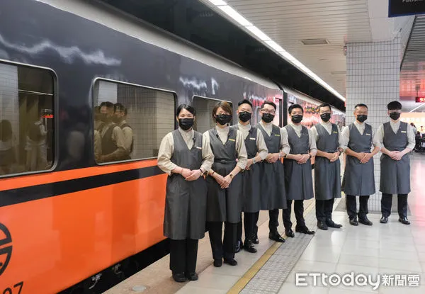 ▲雄獅旅遊、台鐵攜手君品Collection今（30日）宣布，鳴日廚房第三季將於7月4日啟航，旅客在車上能品嚐到屢獲米其林三星肯定的頤宮中餐廳美食。（圖／記者彭懷玉攝）