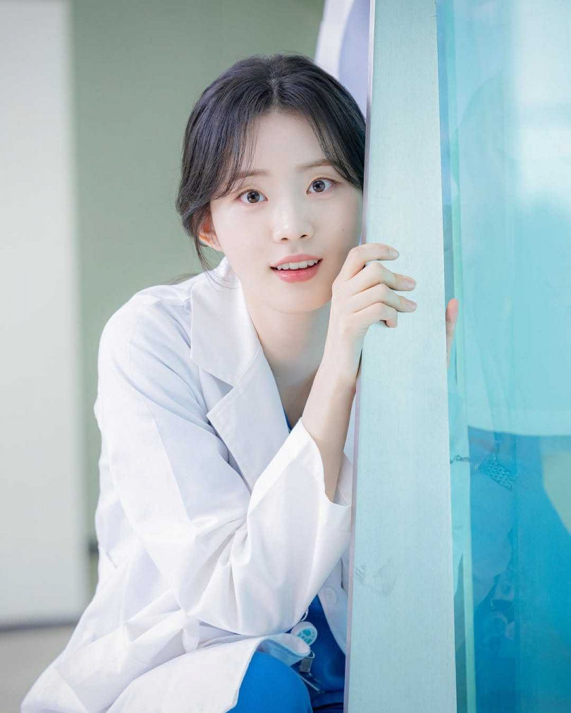 《機智住院醫生生活》申詩雅私服又帥又美！還是精品包控：爆款LV Soho Mini、MIU MIU WANDER成亮點
