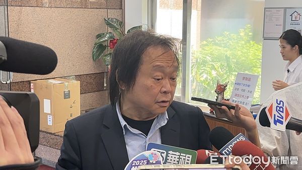 ▲▼民進黨立委王世堅受訪。（圖／記者杜冠霖攝）