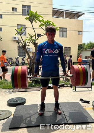 ▲台南市消防局第一大隊辦理繩索救援訓練，強化人員災害現場應變與默契。（記者林東良翻攝，下同）