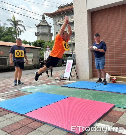 ▲台南市消防局第一大隊辦理繩索救援訓練，強化人員災害現場應變與默契。（記者林東良翻攝，下同）