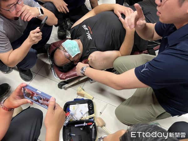 ▲台南市消防局第三大隊辦理骨針訓練，強化外勤救護人員急救技術。（記者林東良翻攝，下同）
