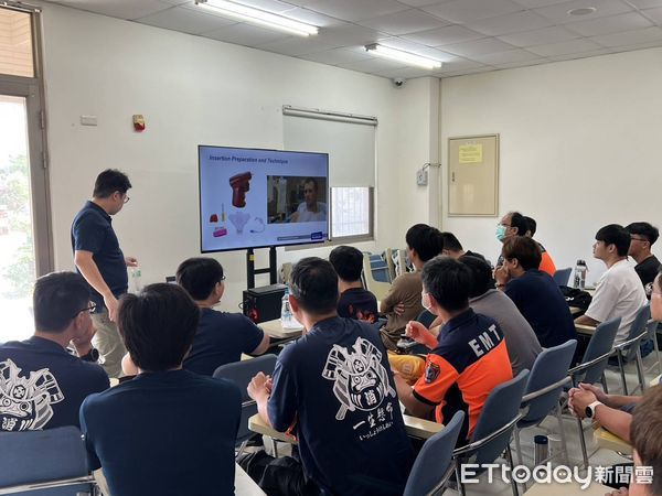 ▲台南市消防局第三大隊辦理骨針訓練，強化外勤救護人員急救技術。（記者林東良翻攝，下同）