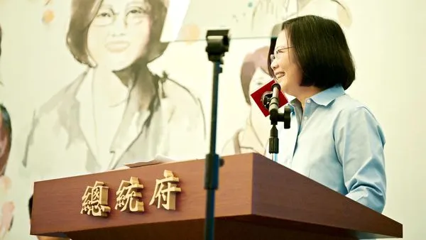 ▲《看不見的國家》美國導演葛靜文史無前例獲准近距離貼身採訪蔡英文。（圖／海鵬提供）