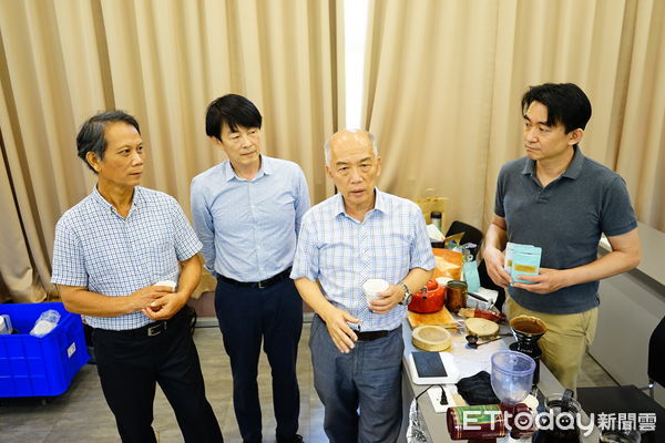 ▲成大微生物團隊結合微生物科技與天然機能性風味物質，為咖啡注入前所未有的生命力。（圖／記者林東良翻攝，下同）