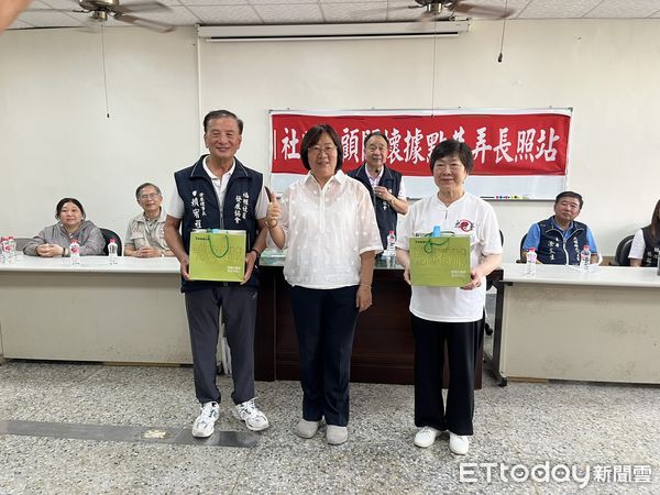 ▲▼   嘉義縣民雄鄉福權社區照顧據點揭牌 。（圖／民雄鄉公所提供）