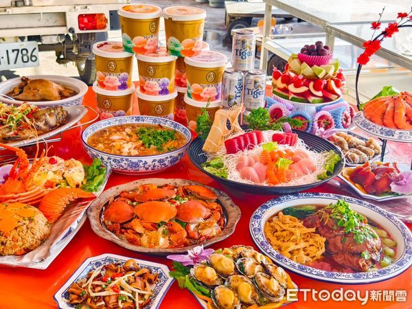 ▲阿隆師準備的母親節菜色             。（圖／記者吳奕靖翻攝）