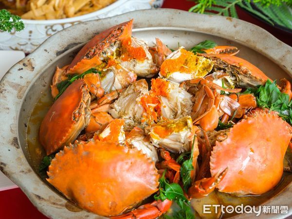 ▲阿隆師準備的母親節菜色             。（圖／記者吳奕靖翻攝）