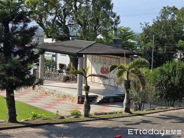 ▲▼台東縣利嘉國小近日收到556元的房屋稅稅單，物件竟是學校操場司令台  。（圖／記者楊漢聲翻攝）