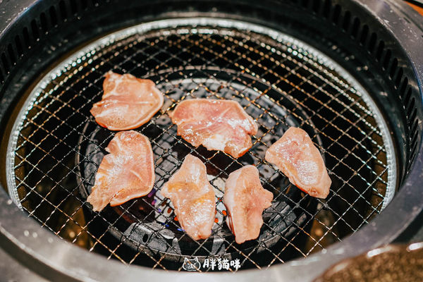 ▲▼日本大阪燒肉吃到飽推薦【炭火燒肉力丸心齋橋店】。（圖／部落客胖貓咪的奇幻旅程授權提供）