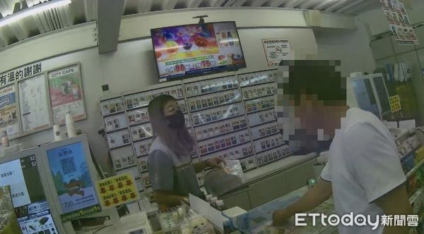 ▲▼    「朴警即時攔阻詐騙集團 誆騙人頭電信預付卡」   。（圖／朴子分局提供）