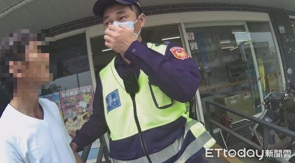 ▲▼    「朴警即時攔阻詐騙集團 誆騙人頭電信預付卡」   。（圖／朴子分局提供）