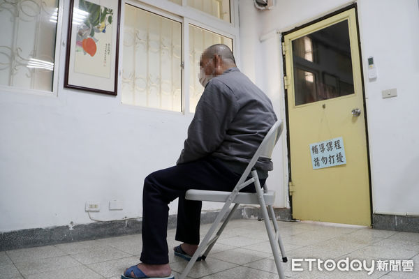 ▲「高齡初犯」的一個典型特徵，就是對法律的認知不足。像是今年60多歲的阿中，原本是從事土地開發的商人，五個月前是他生平第一次入監服刑。（圖／記者林挺弘攝）