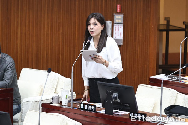 ▲台北市議員鍾沛君質詢。（圖／記者林敬旻攝）